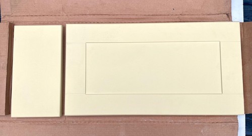 Kitchen door pastel yellow - kitchen,
